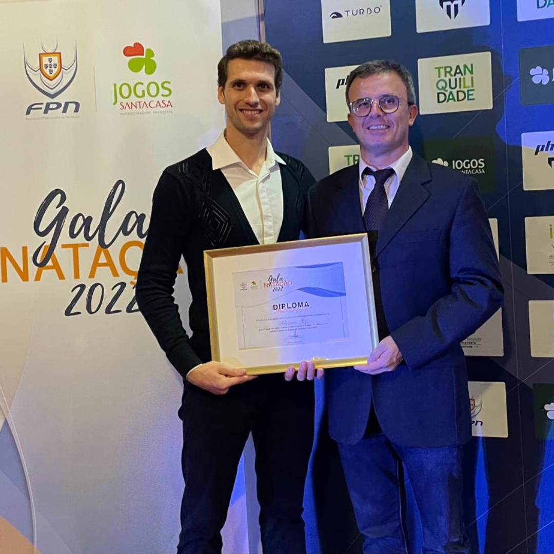 Federação Portugeusa Natação distingue adriano niz